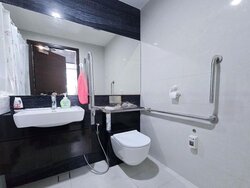 Eon Shenton (D2), Office #457308521
